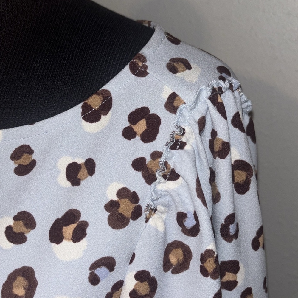 Ann Taylor Pullover Animal Print Top size 1X - Picture 3 of 8